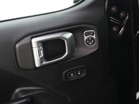 Used 2021 Jeep Gladiator Willys image 22