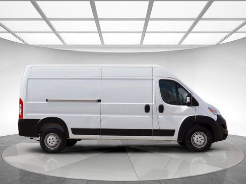 Used 2023 RAM ProMaster 2500 image 4