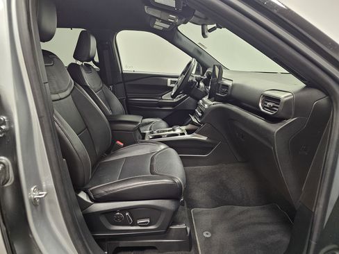 Used 2020 Ford Explorer ST w/ Premium Technology Package image 15