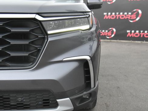 Used 2024 Honda Pilot EX-L image 11