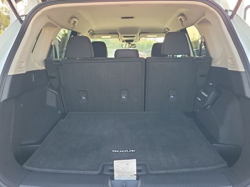 Certified 2025 Nissan Rogue S image 9