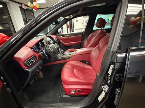Used 2022 Maserati Levante GT AWD/4WD image 24