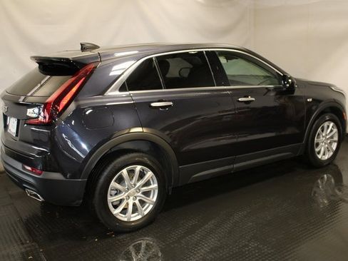 Certified 2022 Cadillac XT4 Luxury w/ Cold Weather Package image 5