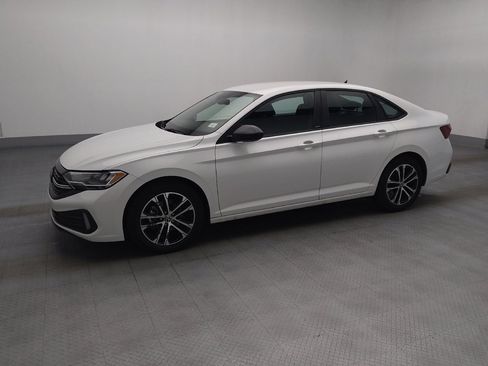 Used 2024 Volkswagen Jetta Sport FWD image 2