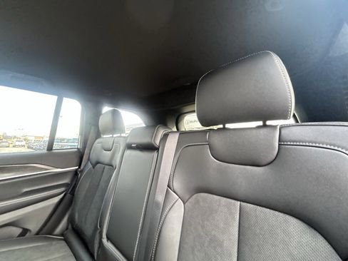 New 2026 Jeep Grand Cherokee Altitude image 27