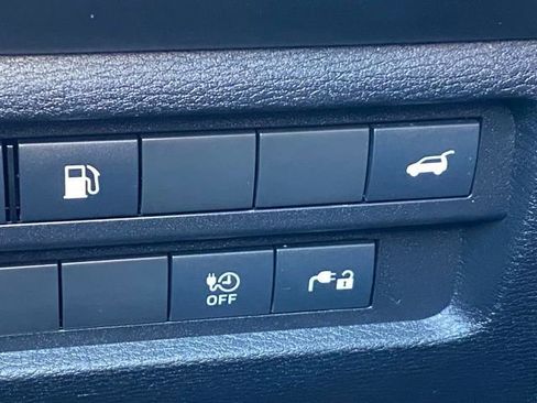 Used 2024 Mitsubishi Outlander 4WD Plug-In Hybrid image 15