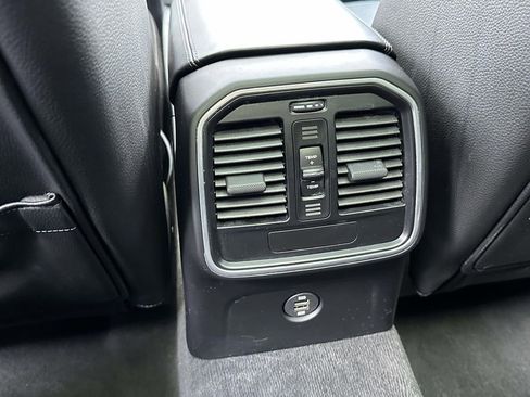 Used 2019 Porsche Macan image 14