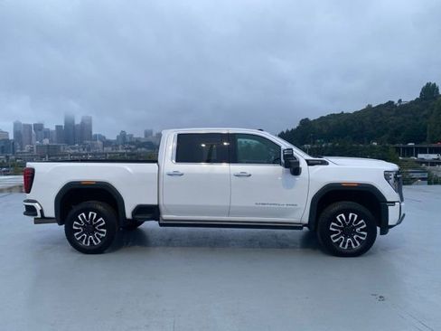 Used 2024 GMC Sierra 3500 Denali Ultimate image 2