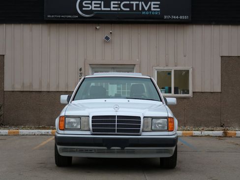 Used 1993 Mercedes-Benz 300 E 2.8 image 2