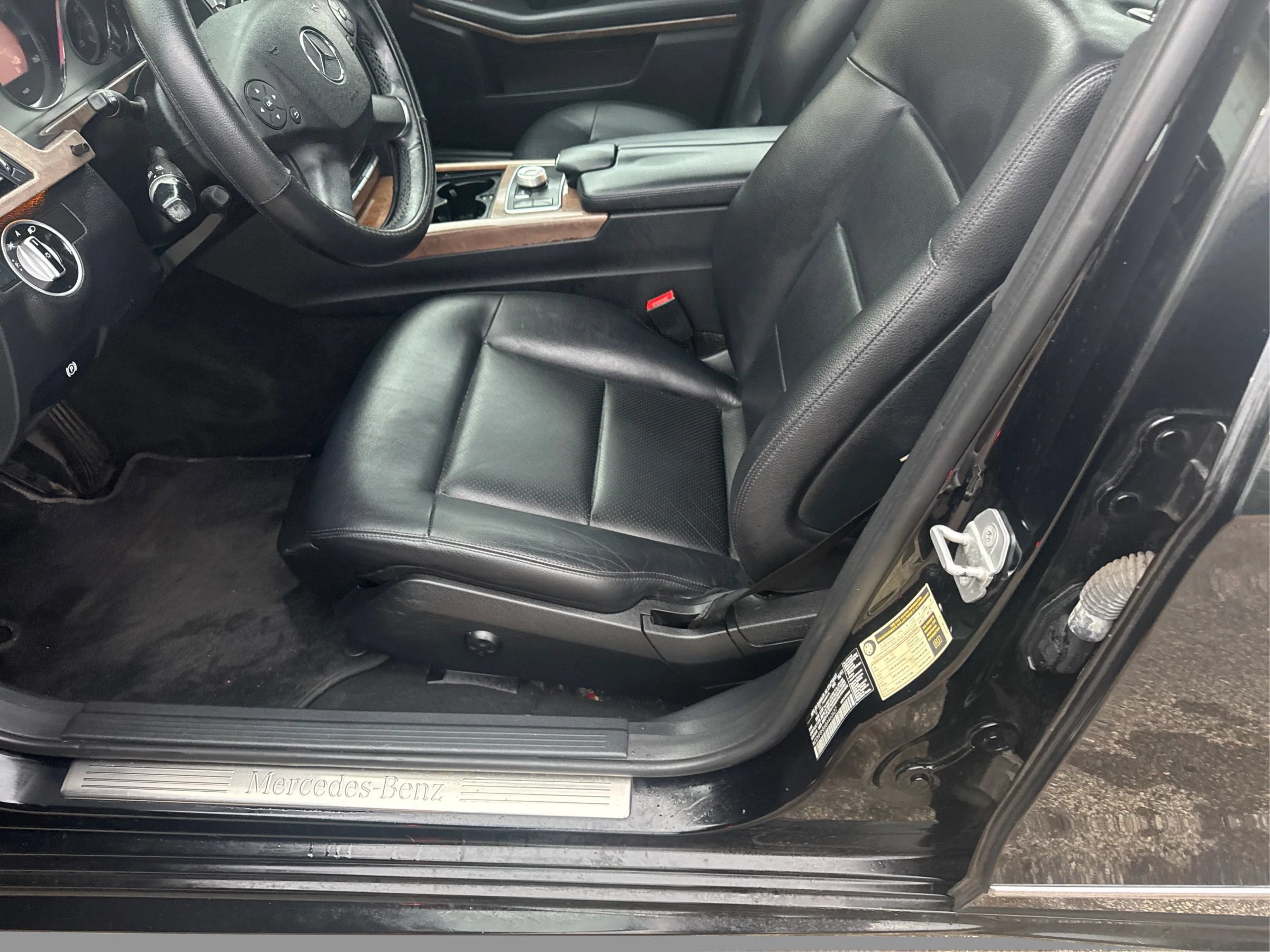 Used 2011 Mercedes-Benz E 350 4MATIC Sedan image 10