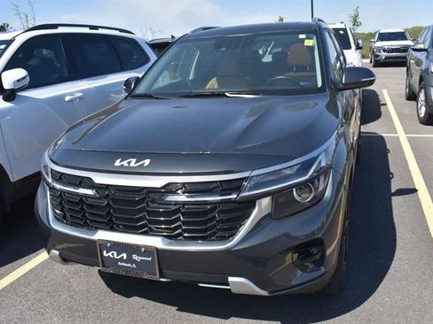 Used 2024 Kia Seltos EX AWD/4WD image 7