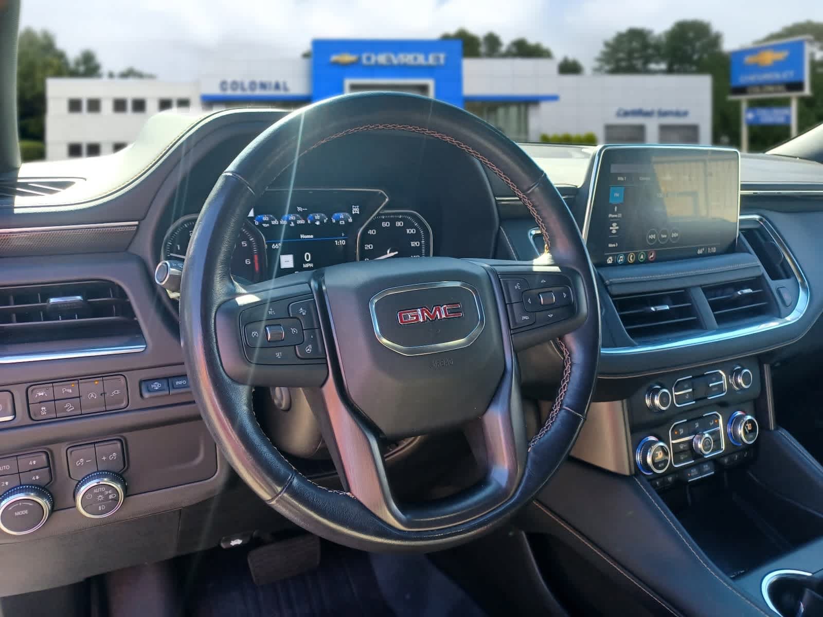 Used 2021 GMC Yukon AT4 w/ AT4 Premium Package AWD/4WD image 9