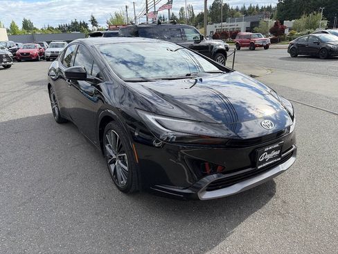 Used 2023 Toyota Prius XLE AWD/4WD image 13