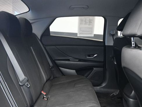 Used 2024 Hyundai Elantra Blue image 13