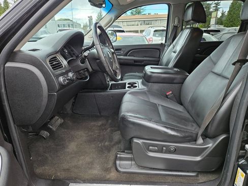 Used 2007 Chevrolet Avalanche LT w/ LT Preferred Equipment Group AWD/4WD image 14