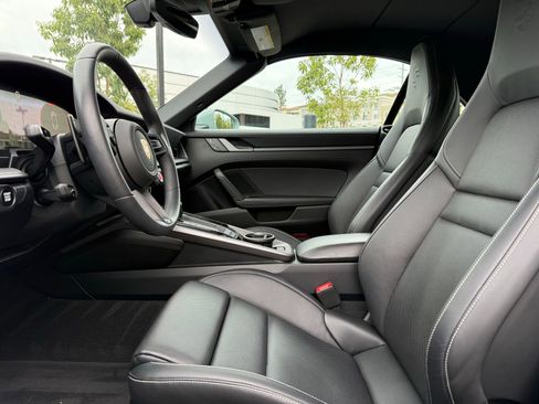 Used 2025 Porsche 911 Carrera image 13