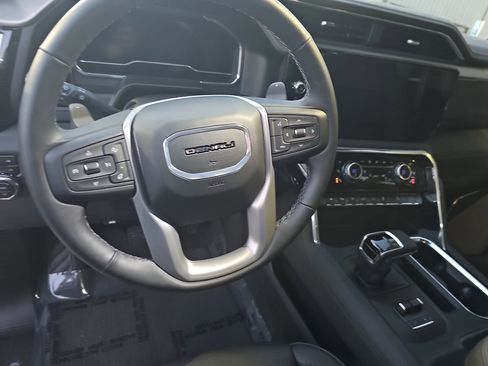Used 2025 GMC Sierra 1500 Denali image 16