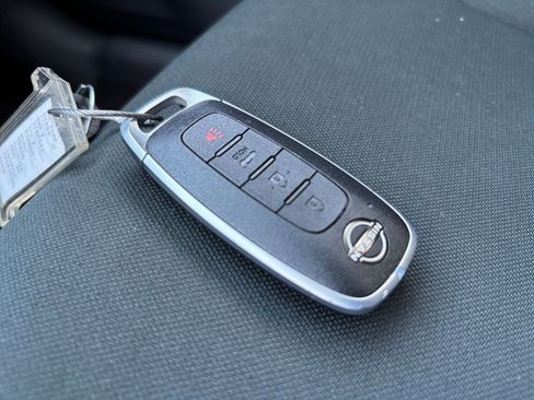 Used 2025 Nissan Versa SV FWD image 18