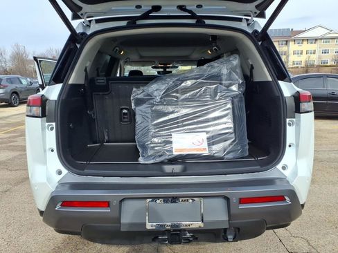 New 2026 Nissan Pathfinder Platinum image 31