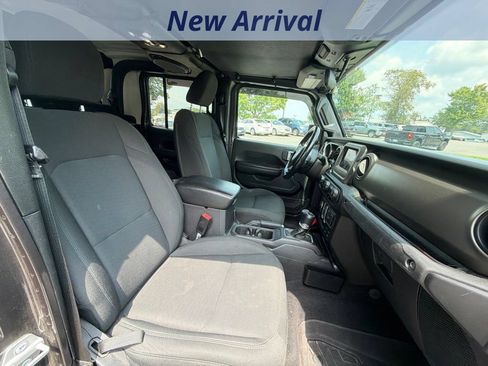 Used 2021 Jeep Gladiator Sport AWD/4WD image 8