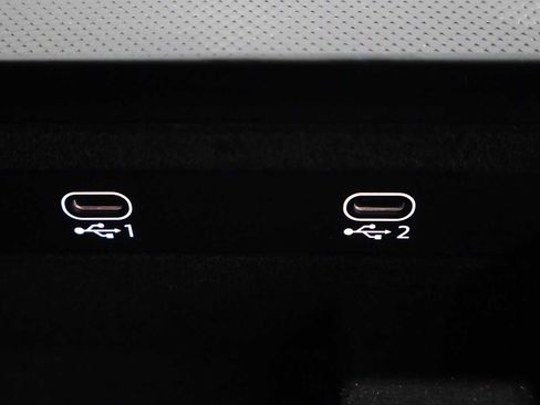 Used 2025 Audi Q8 Premium Plus w/ Premium Plus Package image 33