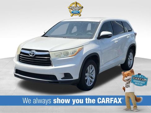 Used 2014 Toyota Highlander LE FWD image 1
