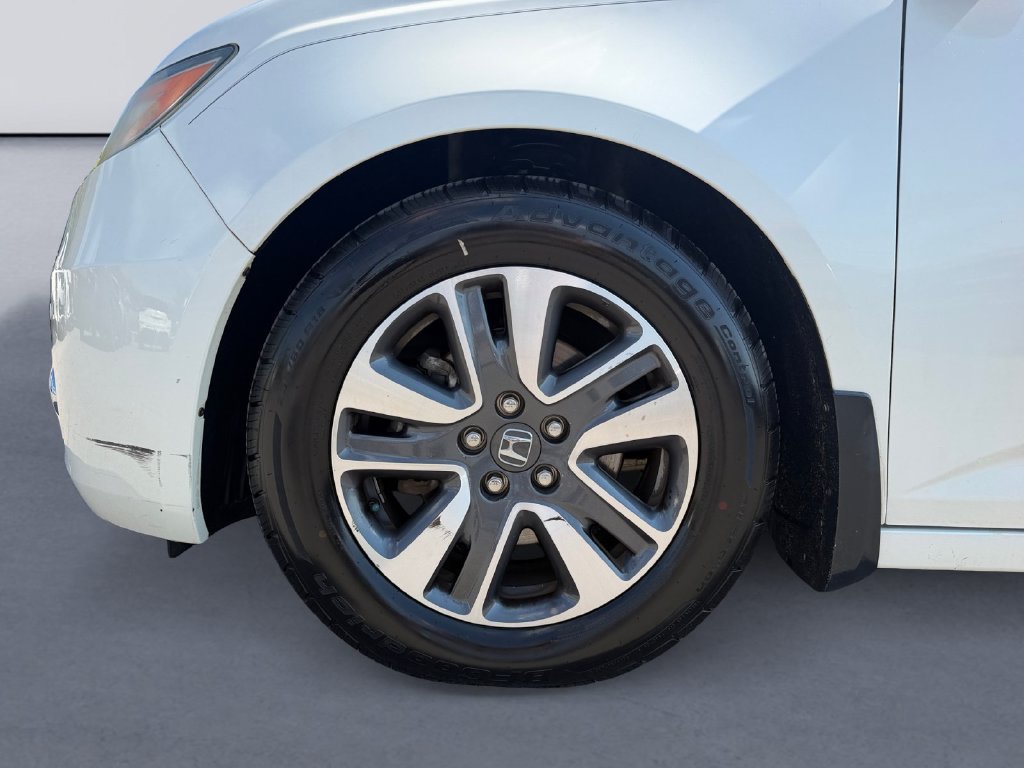 Used 2016 Honda Odyssey Touring Elite image 9