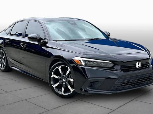 Used 2023 Honda Civic Sport image 3