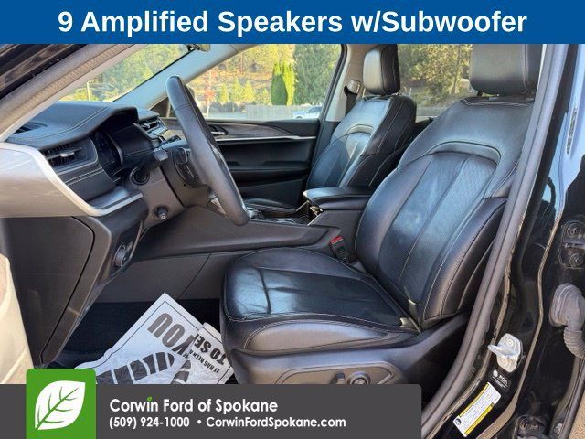 Used 2023 Jeep Grand Cherokee L Limited w/ Luxury Tech Group II AWD/4WD image 2