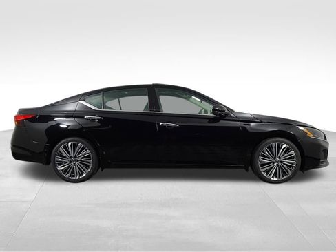 New 2025 Nissan Altima 2.5 SL image 6