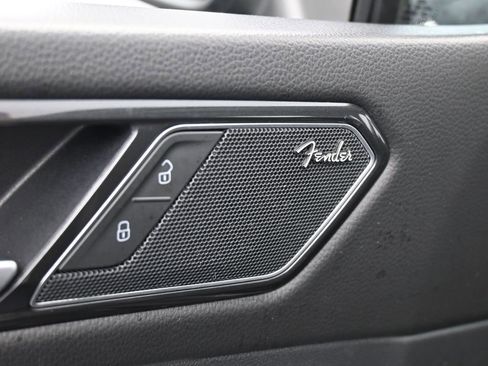 Used 2022 Volkswagen Tiguan SEL R-Line image 32