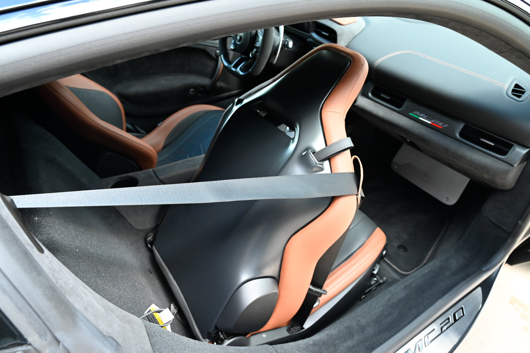Used 2023 Maserati MC20 Coupe RWD image 46
