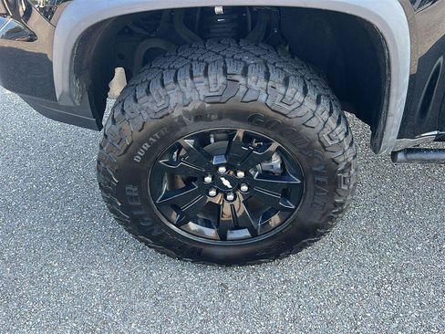 Used 2022 Chevrolet Colorado ZR2 w/ ZR2 Midnight Special Edition AWD/4WD image 12