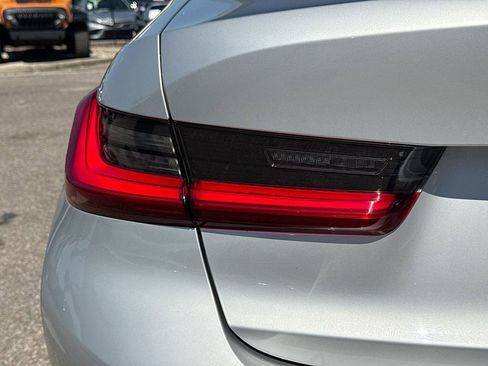 Used 2019 BMW 330i Sedan w/ Premium Package RWD image 10