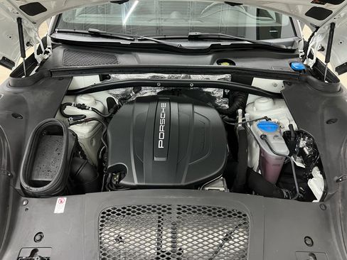 Used 2017 Porsche Macan image 30