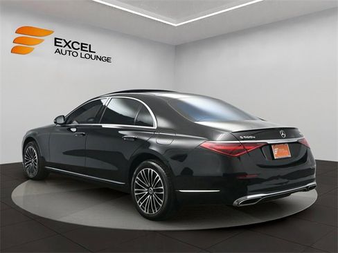 Used 2023 Mercedes-Benz S 580e 4MATIC Sedan image 3