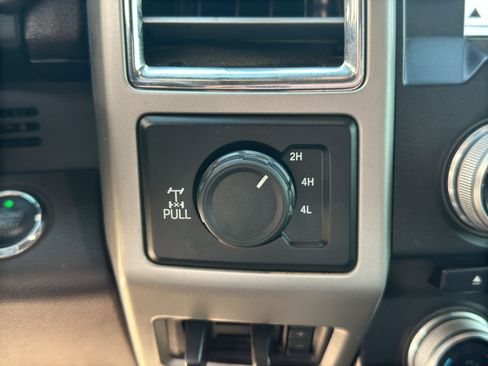 Used 2017 Ford F250 King Ranch w/ FX4 Off-Road Package AWD/4WD image 27