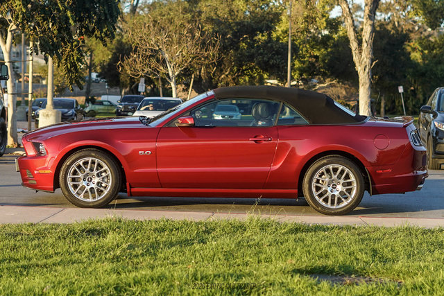 Used 2014 Ford Mustang GT Premium w/ Electronics Package RWD image 14