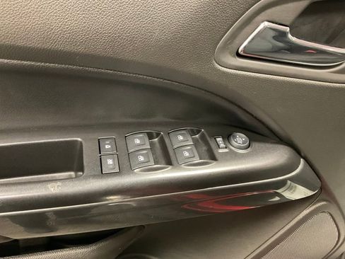 Used 2015 GMC Canyon SLE w/ All-Terrain Package image 16