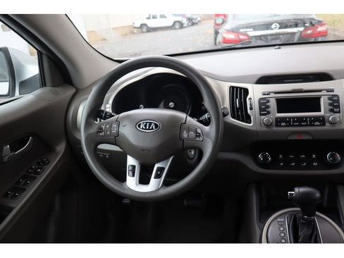 Used 2011 Kia Sportage LX w/ Convenience Pkg image 12