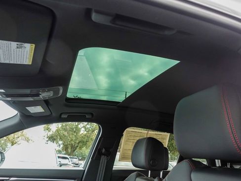 Used 2025 Audi Q3 2.0T Premium Plus w/ Premium Plus Package image 25