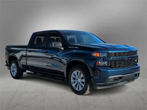 Used 2019 Chevrolet Silverado 1500 Custom w/ Custom Convenience Package image 2