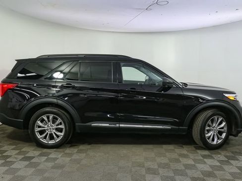 Used 2023 Ford Explorer XLT w/ Equipment Group 202A image 14