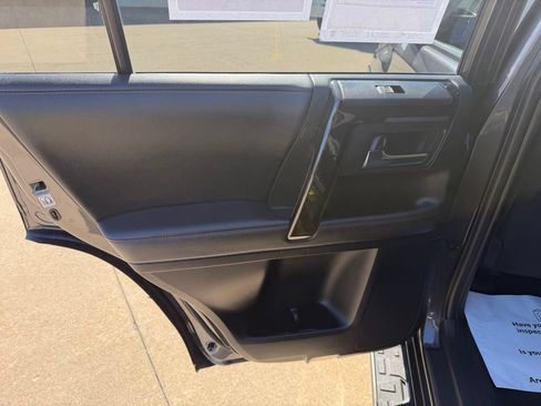 Used 2018 Toyota 4Runner TRD Off-Road w/ Convenience Package AWD/4WD image 25