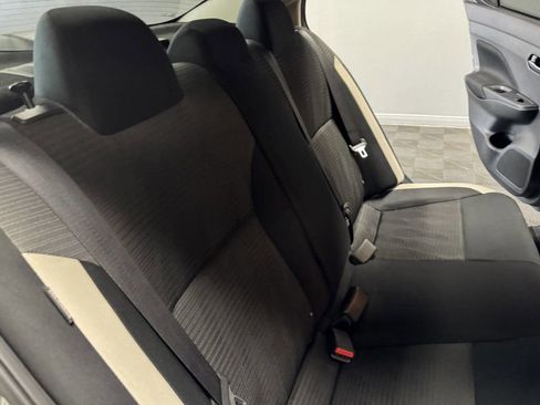 Used 2021 Nissan Versa SV image 48