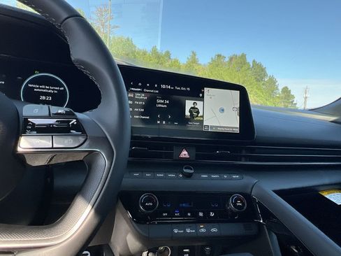 New 2025 Hyundai Elantra SEL image 14