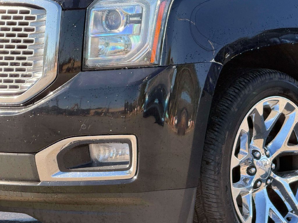 Used 2017 GMC Yukon Denali w/ Open Road Package AWD/4WD image 6