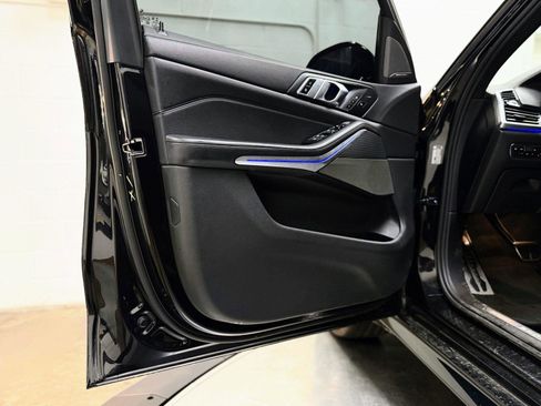 Used 2020 BMW X5 M50i w/ Executive Package image 12