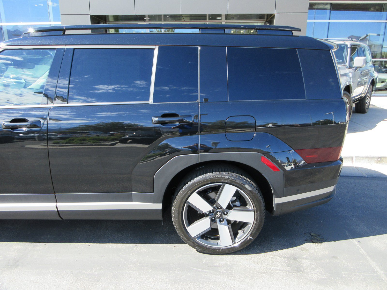 Used 2024 Hyundai Santa Fe Limited AWD/4WD image 5