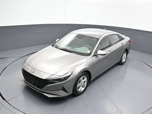 Certified 2023 Hyundai Elantra SE FWD image 33